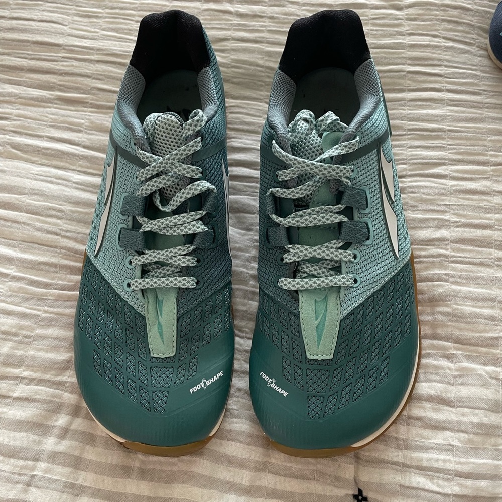 Altra womens HIIT XT2 road running shoe